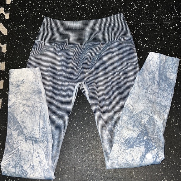 Lululemon Leggings Size 4 - Picture 2 of 4